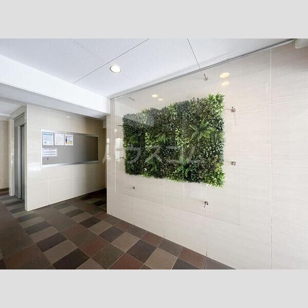 20/30 エントランス