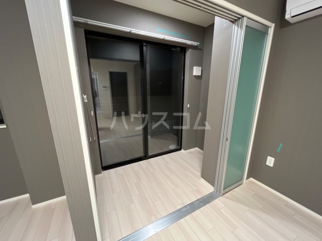 22/23 エントランス