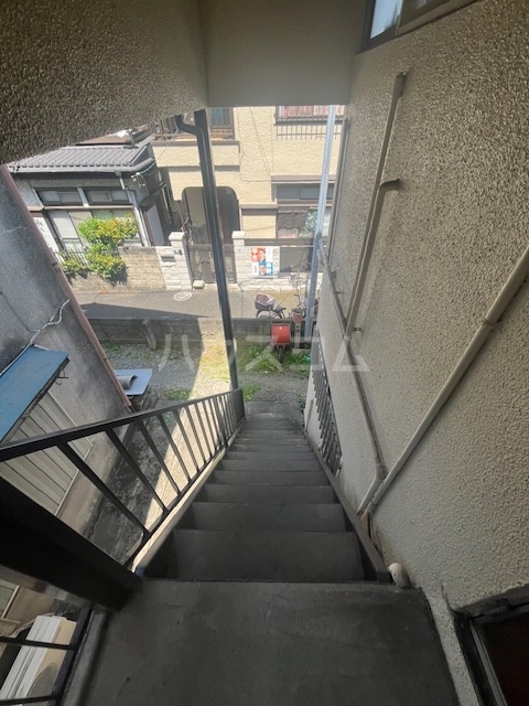 22/30 エントランス