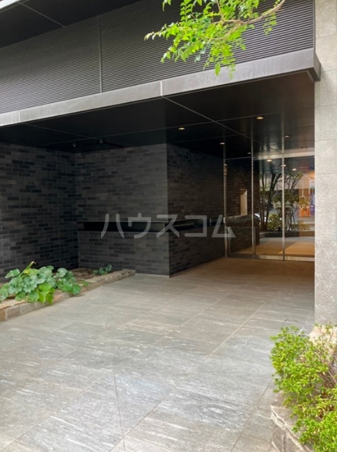 16/20 エントランス