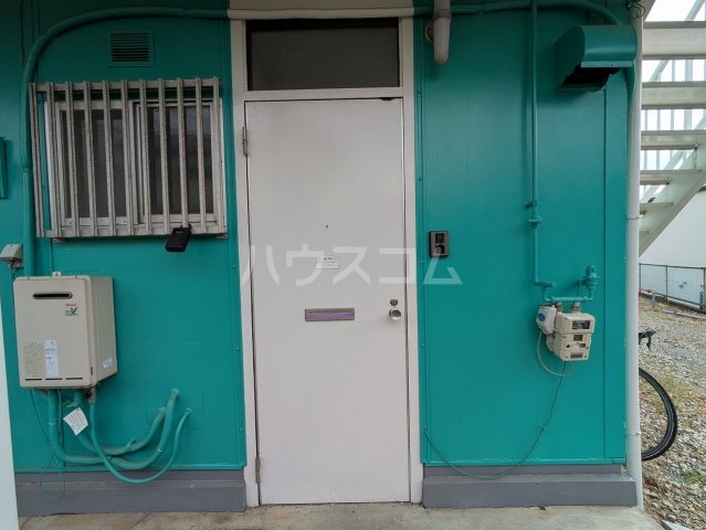 26/30 エントランス