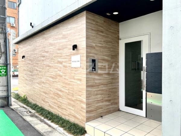 25/30 エントランス