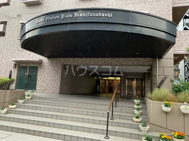 28/30 エントランス