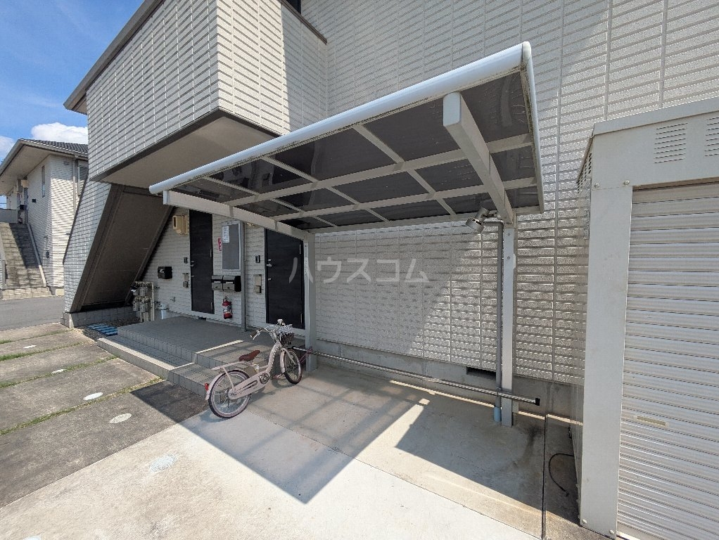 27/29 エントランス