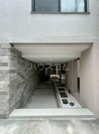 23/24 エントランス