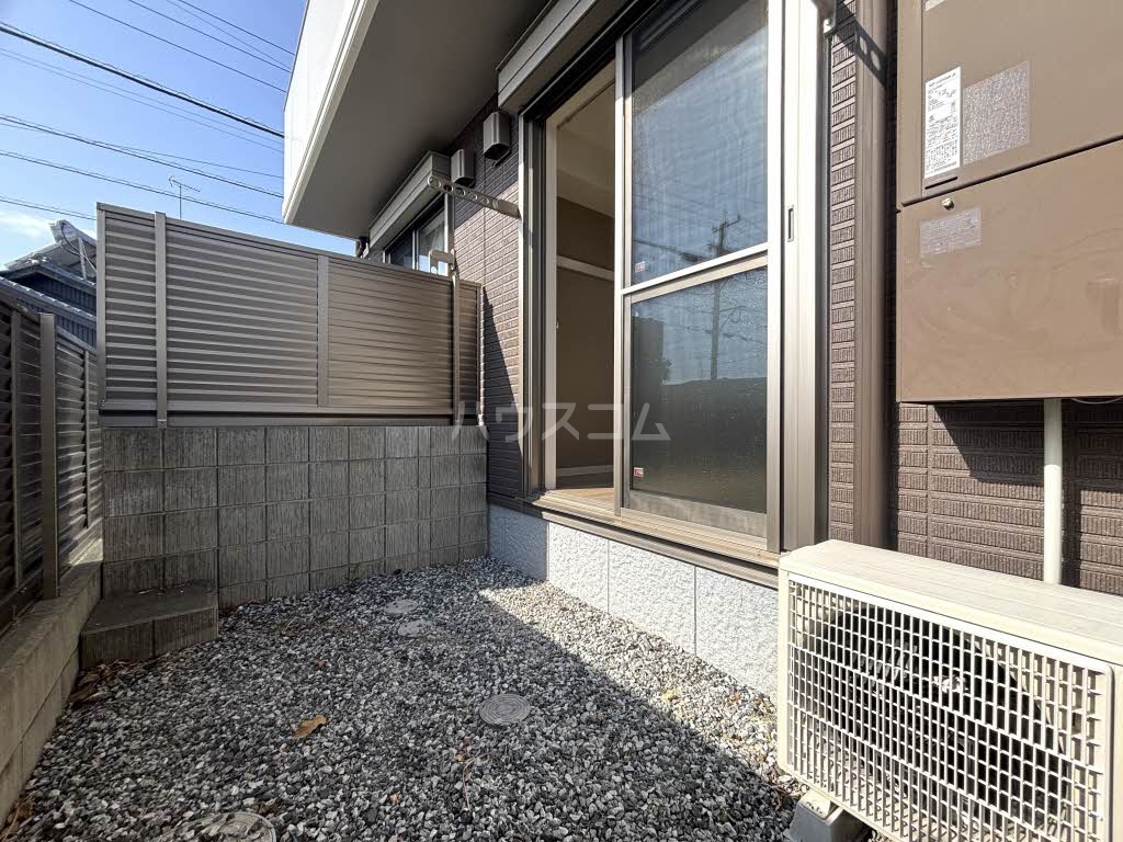 18/28 エントランス