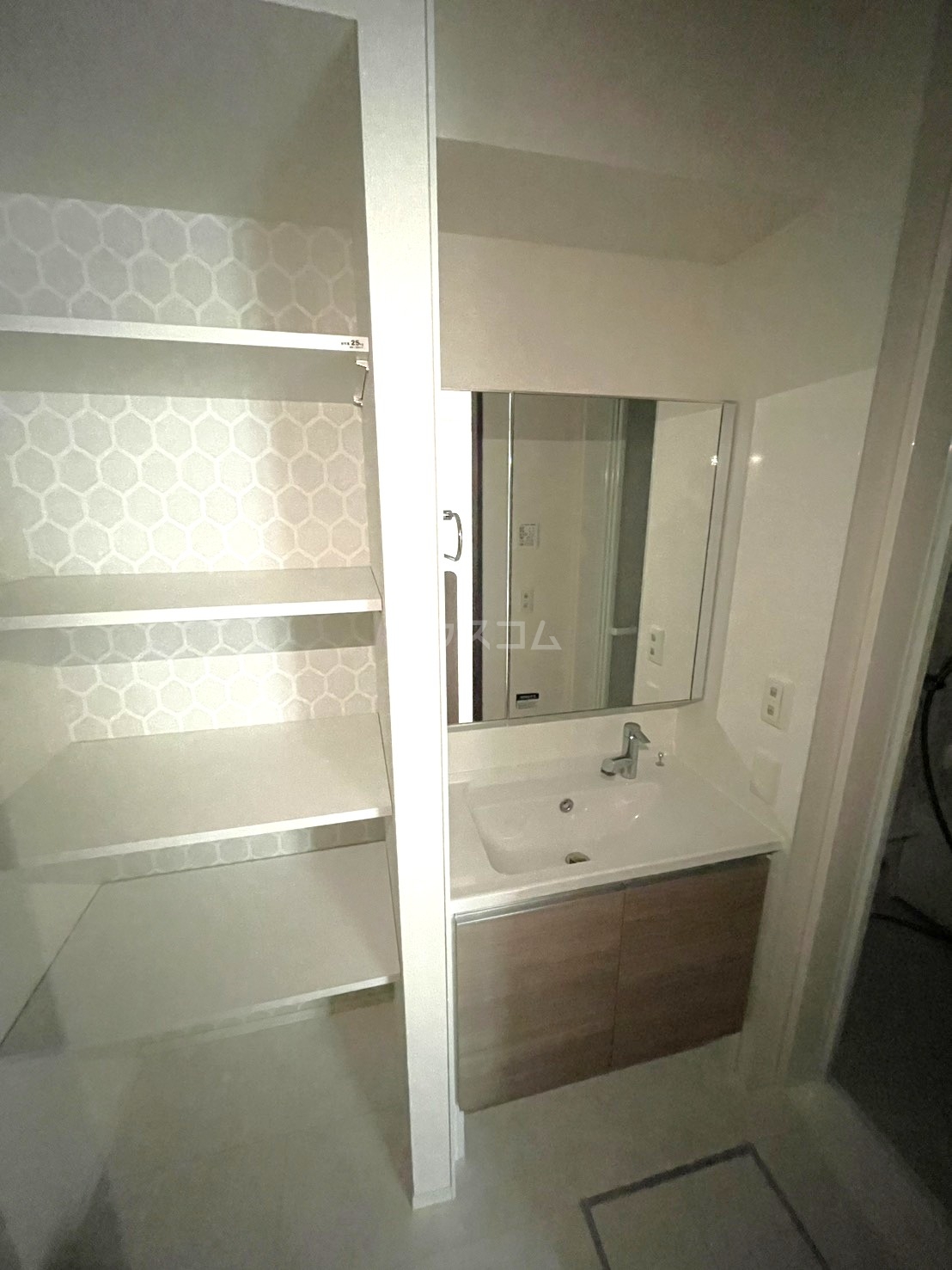 26/30 エントランス