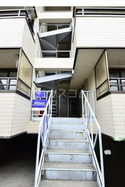 17/21 エントランス