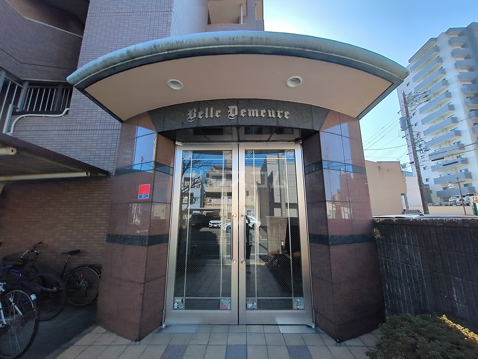 24/30 エントランス