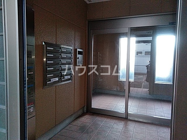 28/30 エントランス