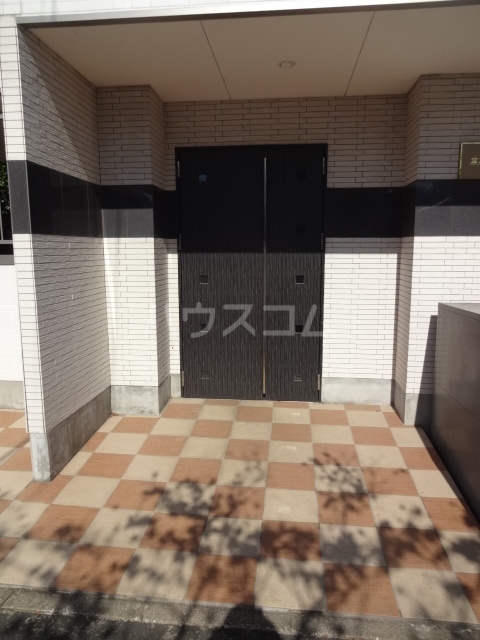 3/4 エントランス