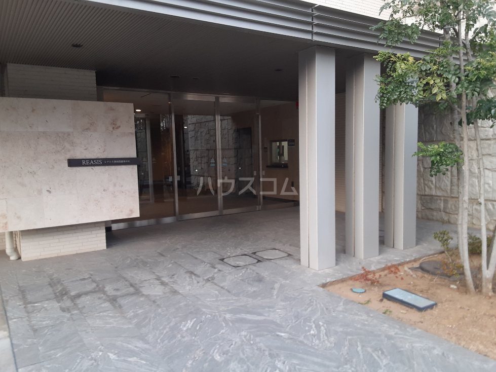 25/30 エントランス