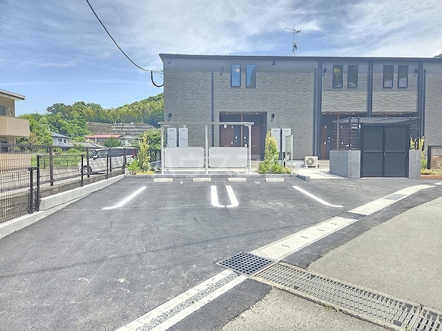 17/23 駐車場