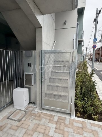 17/27 エントランス