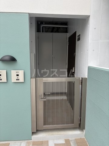 16/26 エントランス