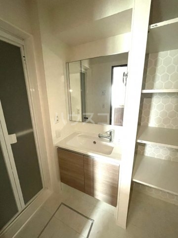 23/30 エントランス