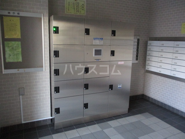 23/30 エントランス