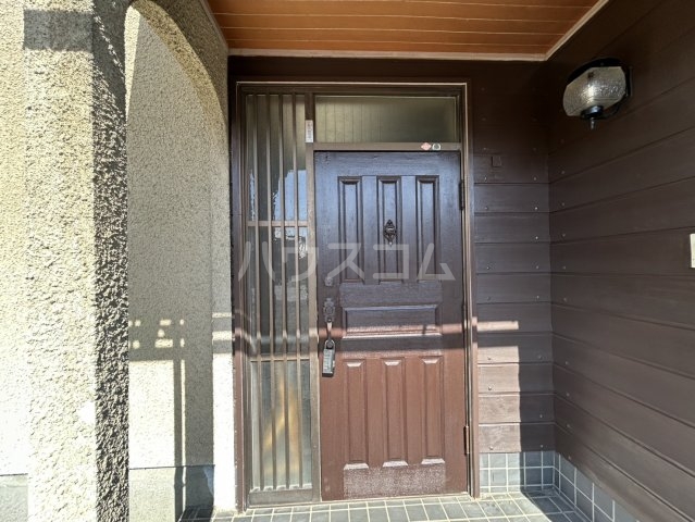 28/30 エントランス