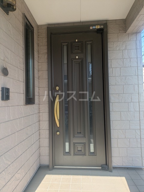 27/30 エントランス