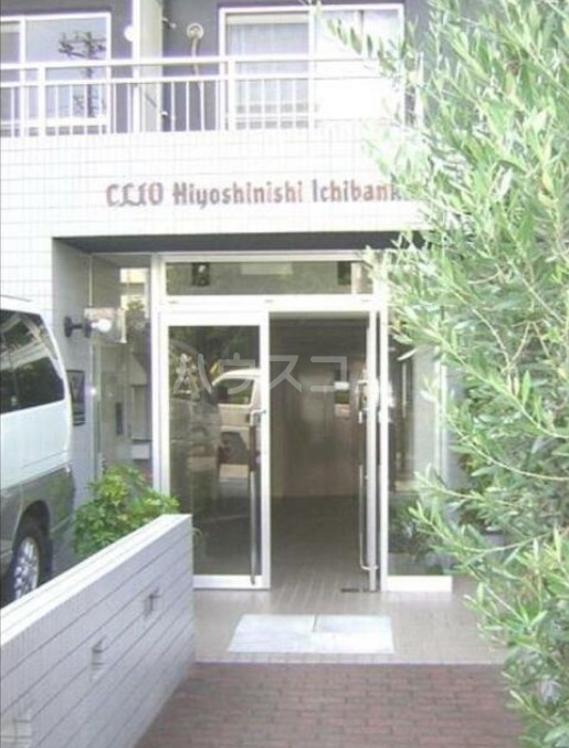 17/17 エントランス