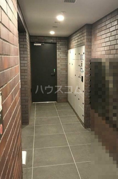 20/30 エントランス