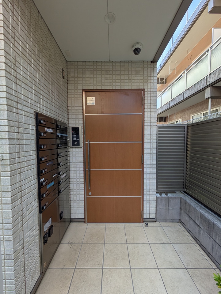 25/30 エントランス