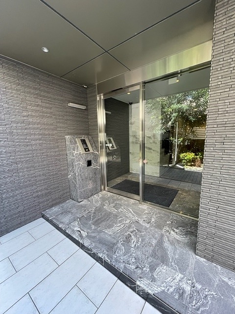 22/24 エントランス