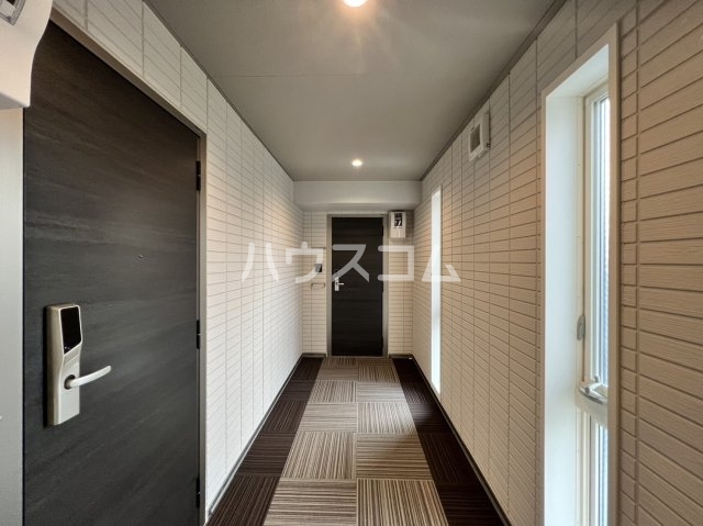 25/30 エントランス