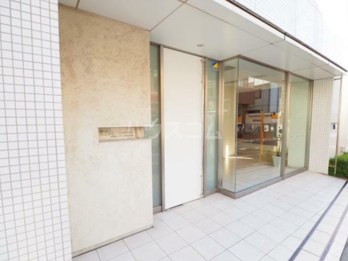 28/30 エントランス