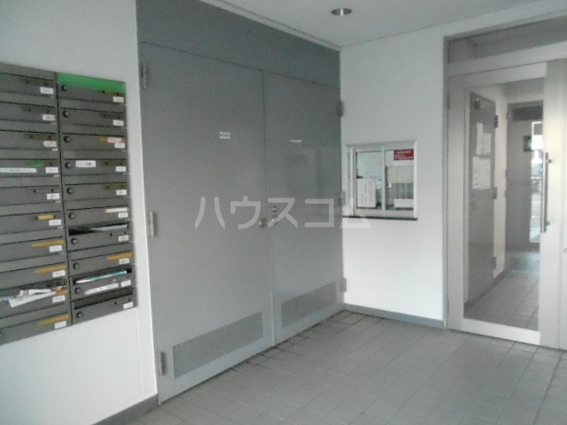 20/28 エントランス