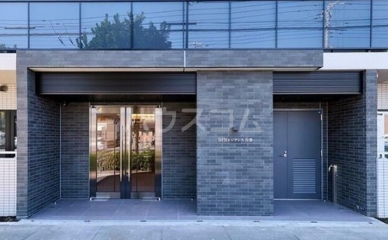 18/30 エントランス