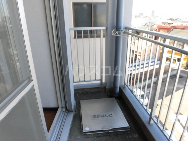 18/28 バルコニー