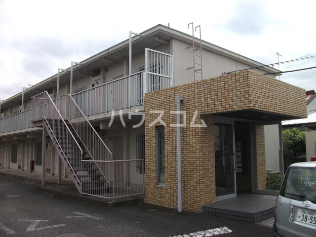 16/19 エントランス