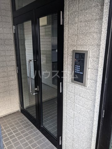 15/19 エントランス