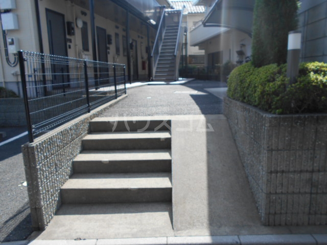 16/25 エントランス