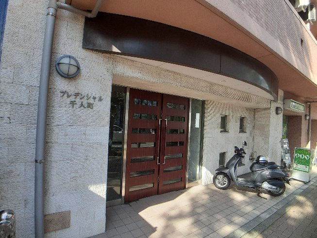 建物エントランス