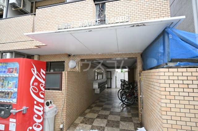 22/23 エントランス