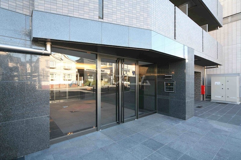 18/20 エントランス