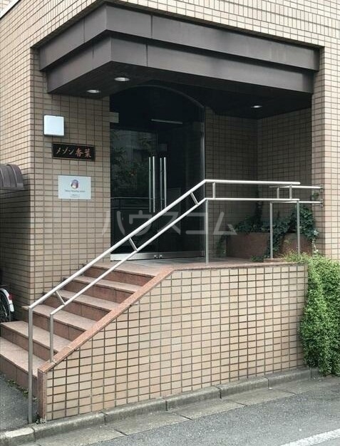 16/25 エントランス