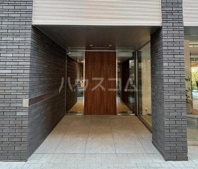 17/25 エントランス