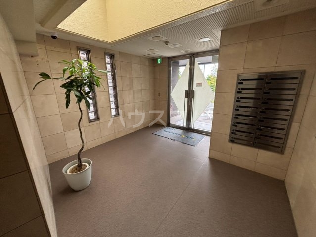21/25 エントランス