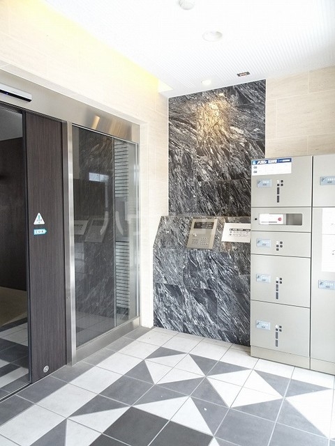 3/3 エントランス