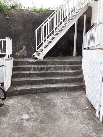 22/25 エントランス