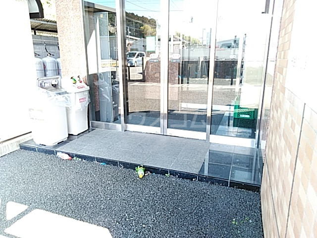 19/30 エントランス