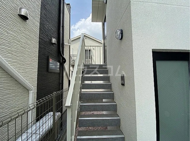 22/22 エントランス