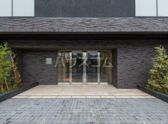 15/18 エントランス