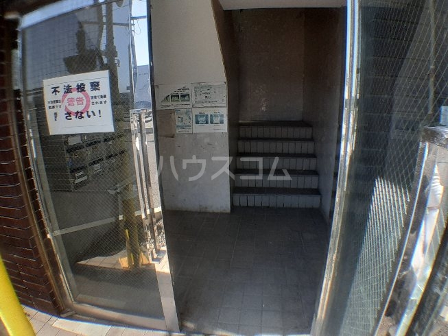 19/28 エントランス