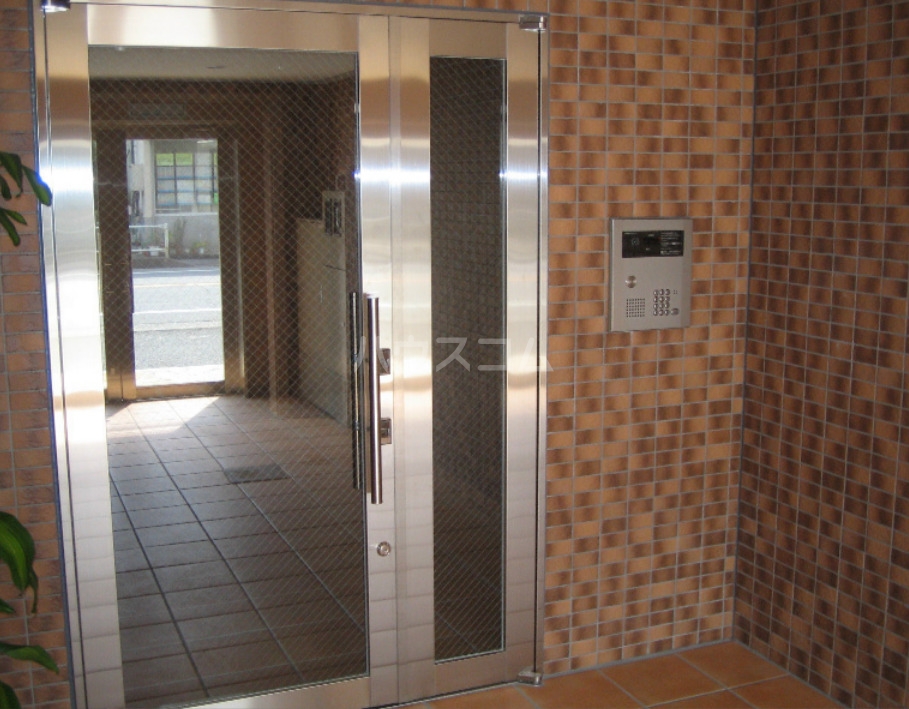 14/20 エントランス