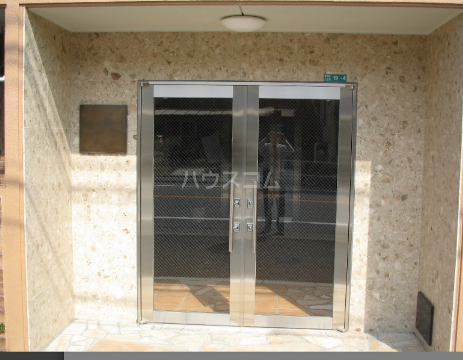 13/20 エントランス