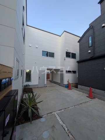 24/26 エントランス